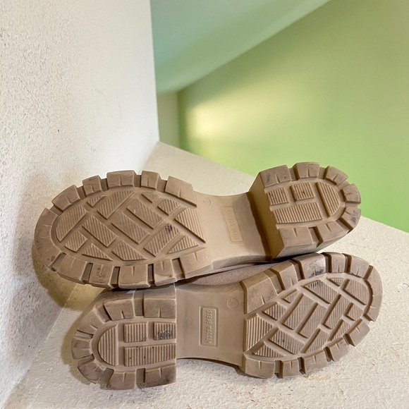 Steve Madden Women’s 8 Howler Chelsea Boot  Sand Suede‎ Lug Sole Chunky - Picture 9 of 12